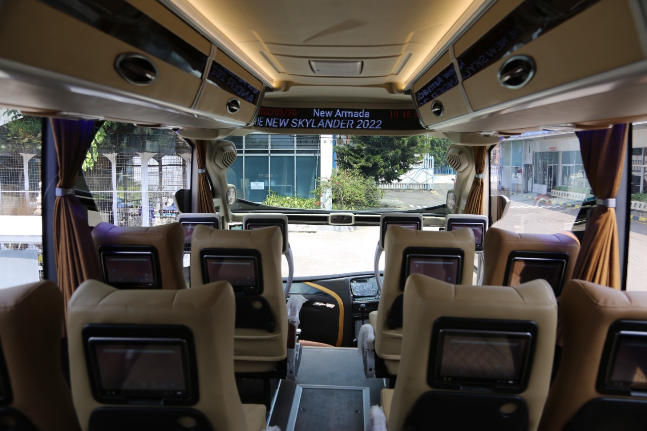 New Armada Skylander R22 interior