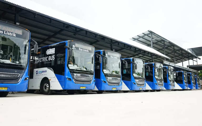 Laksana Electric Bus hero